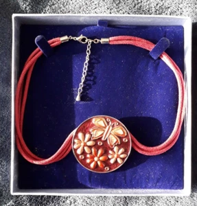 🦋 Enamelled Butterfly Pendant Necklace ~ Boxed - Picture 1 of 12