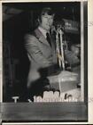 1972 Press Photo Actor Robert Redford at Speaker's Podium - lrp76039