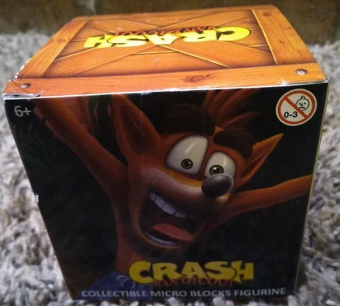 Crash Bandicoot Figure - 2018 Micro Blocks Crash - Gamestop Preorder Playstation Cover