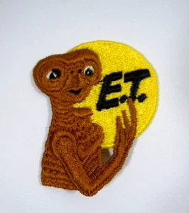 "E.T."  The Extraterrestrial Embroidered Sew-On Patch 2.5" - Picture 1 of 2