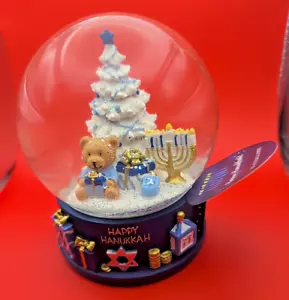 Happy Chanukka Schneekugel mit Bär mit Geschenk, Weihnachtsbaum, Menora innen - Bild 1 von 5