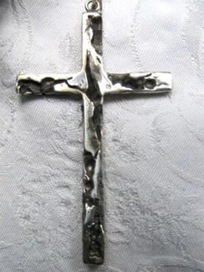 LG DESIGNER HANDMADE SOLID STERLING SILVER CRATER CROSS - Picture 1 of 4