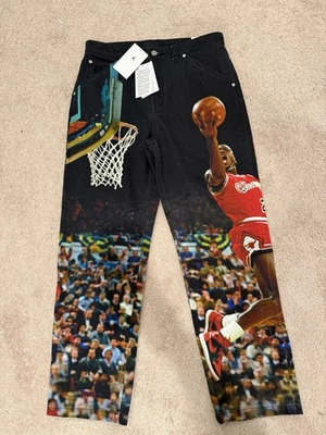 Calça jeans Nike Air Jordan Jumpman AOP Flu Game sarja HF0045-010 masculina tamanho 30 - Imagem 1 de 4