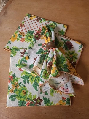 4Vintage 70's mod Floral  Barkcloth  Green Orange Yellow Napkins N Ring Set - Imagem 1 de 4