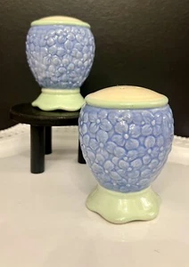 Pfaltzgraff Summer Breeze Sculpted hydrangeas Ceramic Salt & Pepper Shaker - Picture 1 of 5