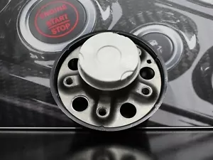 Genuine Mercedes-Benz W203 C-Class CLK Front Wheel Hub With Bearing A2093300325 - Picture 1 of 7