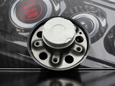 Genuine Mercedes-Benz W203 C-Class CLK Front Wheel Hub With Bearing A2093300325 - Image 1 of 4