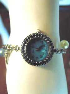Silver Tone Faux Pearl Charm Clock Bracelet Magnetic Clasp UNTESTED Beach Crafts - Bild 1 von 4