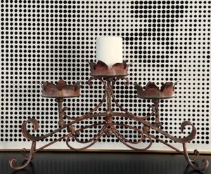 Supporto candele vintage pergamena in metallo rustico primitivo 3 pilastri 21x12 - Foto 1 di 6