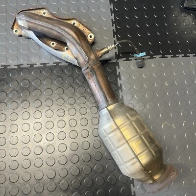 Colector de escape del conductor izquierdo Lexus GS350 2007-2011 2GRFSE TRACCIÓN TRASERA OEM Foto 1 de 4