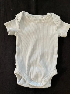 Nordstrom Baby Usado en Excelente Condición Azul/Gris Acanalado Algodón Orgánico Body Ajustable-Recién Nacido Foto 1 de 4