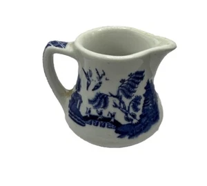 NEAT PATTERN SHENANGO CHINA CREAMER ORIENTAL SCENE BLUE WILLOW STYLE Diner PA - Picture 1 of 10