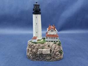 Harbour Lights HL243 Cape Henlopen Lighthouse 243 Signed By Younger No COA . - Picture 1 of 7