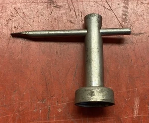 GM BLUE Code B Buick Oldsmobile Pontiac Cadillac Wire Hubcap Locking Key Wrench - Picture 1 of 4