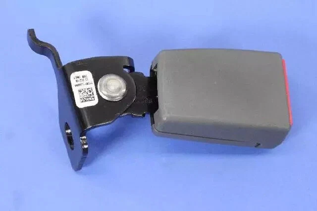 Conjunto de hebilla de cinturón de seguridad trasero genuino Mopar 2013-2014 Dodge Dart 1SW11LA8AA Foto 1 de 4