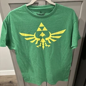 Legend of Zelda Triforce Skyward Sword T Shirt Size M Green Yellow Graphic - Picture 1 of 6