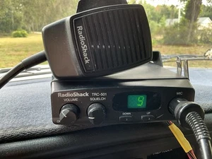 Vintage Radio Shack TRC-501 40 Channel With Mic CB Radio Transceiver - Zdjęcie 1 z 7