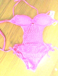 HH. IN MOCEAN LADIES JUNIOR 1PC BATHING SUIT SIZE S HOT PINK LACE LOOK. NWT - Picture 1 of 3