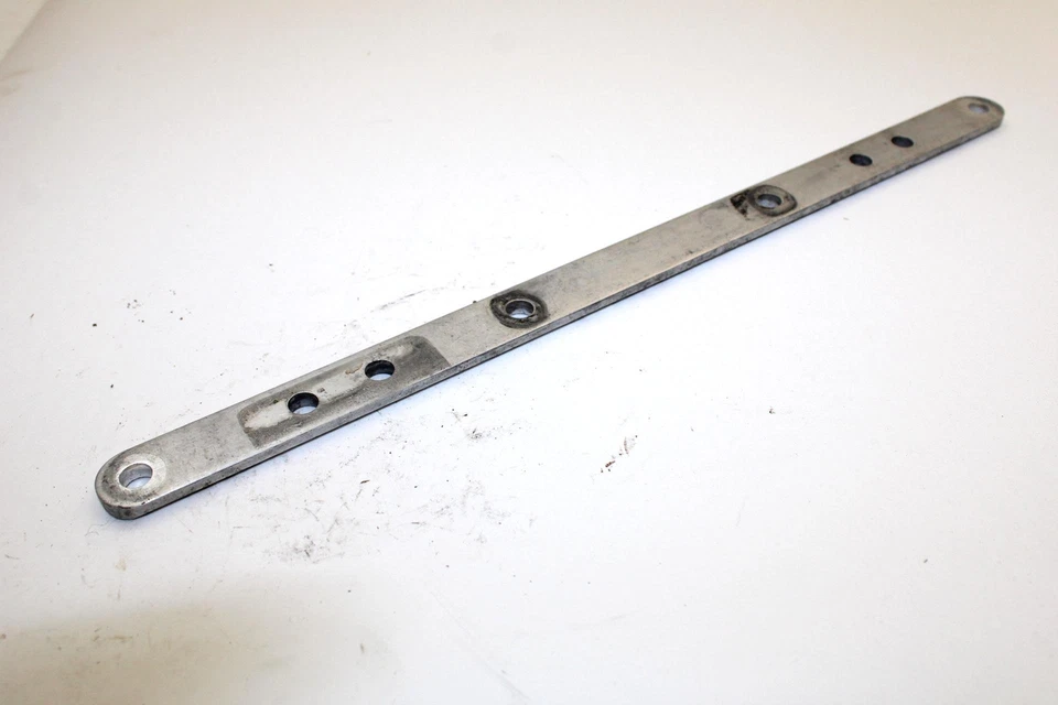 2006 Yamaha Attak Oem Rail Gusset 8FT-47348-00-00 SY75 - Image 1 of 4