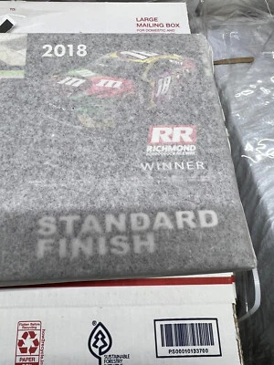 Nuevo en caja Kyle Busch 2018 # 18 JGR M&M’s 1/24 Flavor Vote Richmond Win Action Toyota Foto 1 de 4