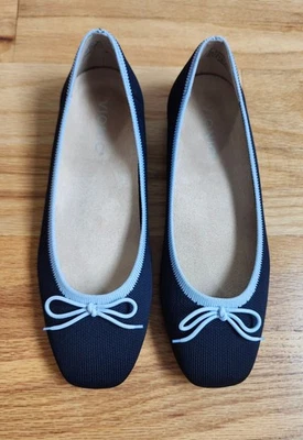 Usados en Excelente Condición Vionic Klara Tejido Azul Ballet Arco Planos Puntera Cuadrada Zapatos Cómodos Sin Cordones 7.5 Foto 1 de 4