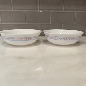 Charming and Rare Vintage ARCOPAL Hearts 'N Geese Pair Of Bowls - Picture 1 of 4