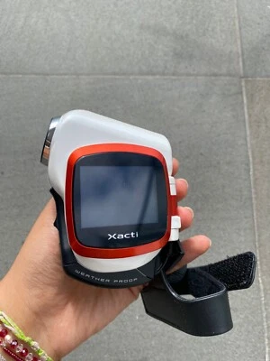 Sanyo Xacti CA6 digital camera brand new (photo & video) 5x zoom, weather proof - Image 1 of 4