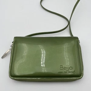 Beijo Apple Green Wristlet Small Crossbody Clutch Purse Handbag Shiny Patent - Picture 1 of 4