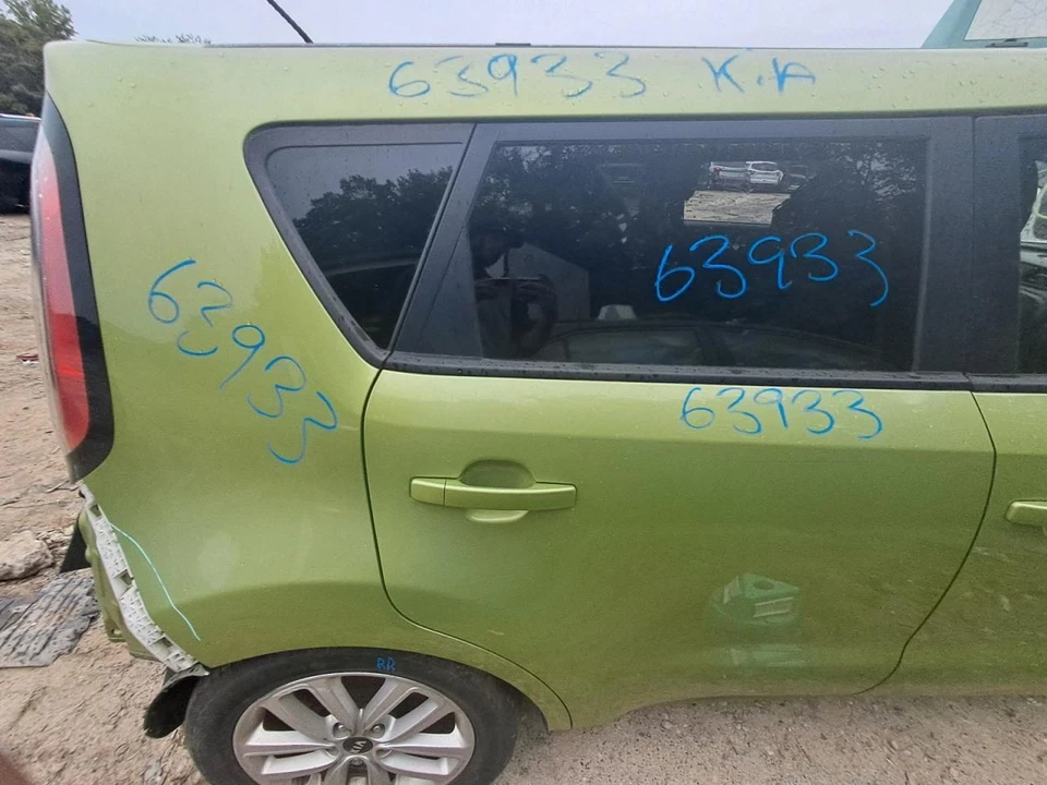 2017 KIA SOUL Passenger Rear Door Green OEM Used Local Pickup Only 63K Miles - Image 1 of 1