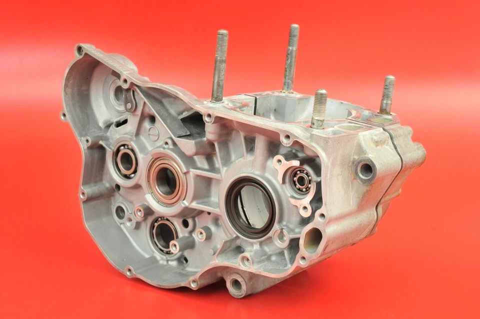 2001 2002 Suzuki RM250 RM 250 Bottom End Crankcase Crank Case Set Left Right - Image 1 of 4