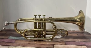 USA HOLTON COLLEGIATE BY FRANK HOLTON ELK HORN TRUMPET WITH 7C MOUTHPIECE BUNDLE - Picture 1 of 24
