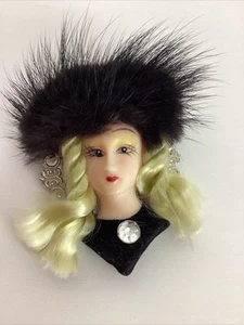 Spilla testa di bambola vintage Fancy Lady 3" - Foto 1 di 3