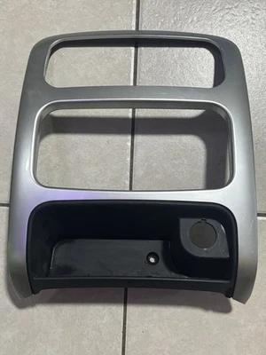 Panel de embellecimiento de tablero con bisel de radio Jeep Liberty para 2002 2003 2004 2005 2006 2007 Foto 1 de 2