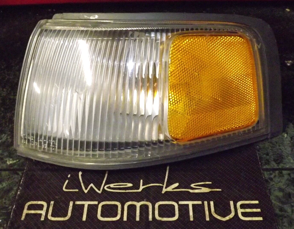 96-98 OEM Mazda MPV Stanley conjunto de luces de esquina delanteras del lado del conductor 041-4121 DV8 Foto 1 de 4