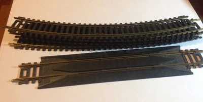 Atlas 44 Rerailer Crossing & 6 Assorted Curve Track HO Scale Railroad Train - Image 1 of 2