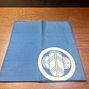 Vintage Japanese Furoshiki Wrapping cloth Hakusan-Tsumugi Square Family Crest - Picture 1 of 12