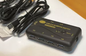 USB 3.0 sharing switch *2 PC's an 1 Tastatur und Maus - Bild 1 von 3
