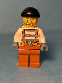 LEGO City Minifig cty0773 - Jail Prisoner Overalls 621 - Light Scratch/No Cracks