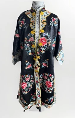 Винтажный 20-го века китайский шелк вышивка QiPao халат фигурки цветы искусства размер M - Изображение 1 из 4