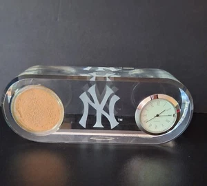 Yankee Stadium Crystal clock game used dirt 2008 Final Season no box - Picture 1 of 13