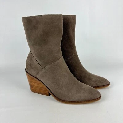 Botín de gamuza Lucky Brand para mujer Sarey halcón topo tacón ancho bota media talla 7,5 Foto 1 de 4