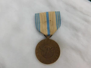 VIETNAM WAR ERA US ARMED FORCES RESERVE  MEDAL  1960'S - 1970'S - Bild 1 von 2