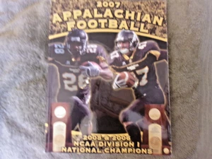 APPALACHIAN STATE FOOTBALL MEDIA GUIDE 2007 anuario 2005 2006 anuncio de Jerry Moore - Imagen 1 de 24