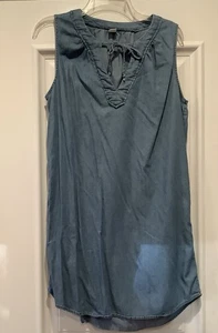 Old Navy Dress Size Medium Blue Chambray V-Neck With Tie Sleeveless Shift Soft - Picture 1 of 5