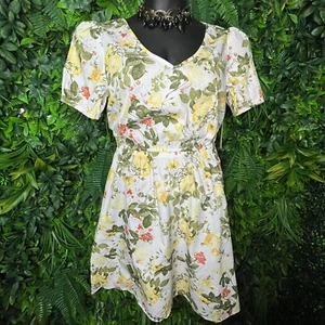 CHLOE + RENE Dress Women Medium White Flared V Neckline Floral Design NWT 0481 - Picture 1 of 10