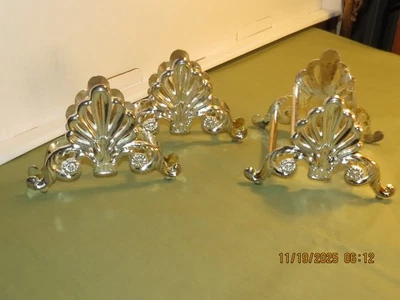 Juego de 3 servidores de cubiertos plateados, cuchillos, pies, porta cucharas alojamiento Foto 1 de 4