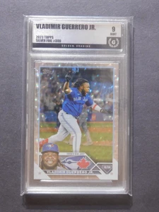 2023 Topps Silver Foil - Vladimir Guerrero Jr. - #300 - Golden Grading 9 - Picture 1 of 2