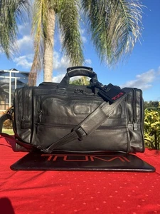 Bolso de Lona Cuadrado Tumi Alpha Cuero Napa Negro De Colección Bolso Muy Raro. - Imagen 1 de 12