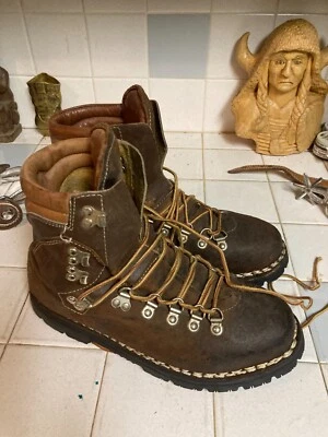 THOM MCAN DISTRESSED BROWN VINTAGE LEATHER ENGINEER MOUNTAINEER HIKING BOOTS 8 D - Image 1 of 4