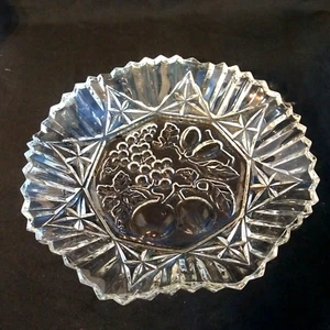 Vtg FEDERAL Clear Glass Pioneer Crimped Bowl Fruit Design Approx 11" Diameter - Picture 1 of 5